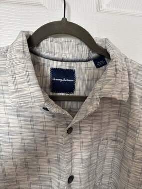 Tommy Bahama Men's XL 100% Silk Grey Plaid Short Sleeve Button Up Shirt